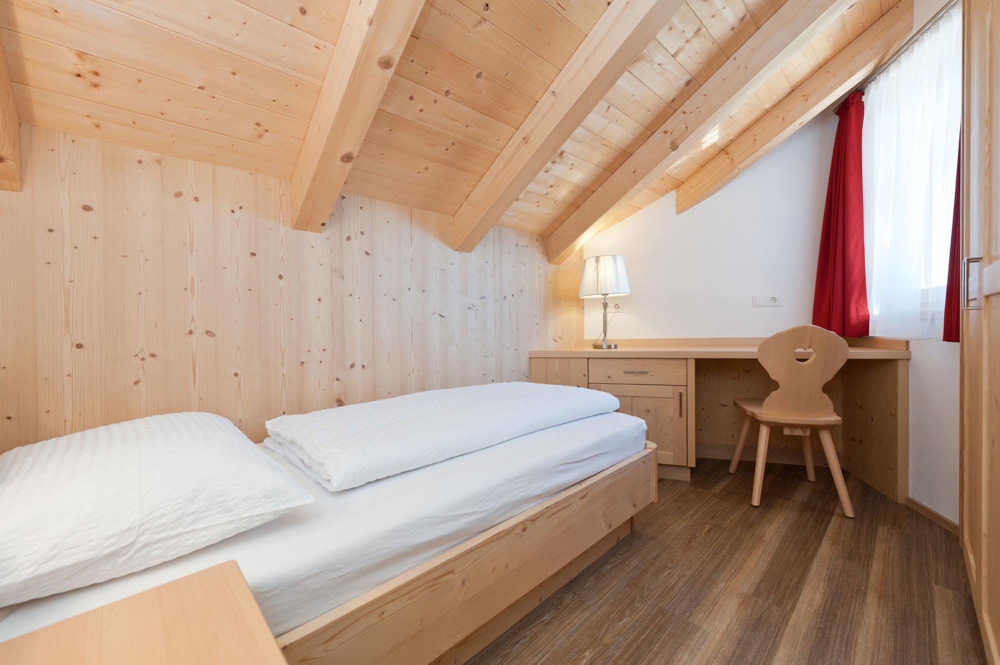 Mountain Residence Montana Санта-Маддалена-ин-Казиес Экстерьер фото